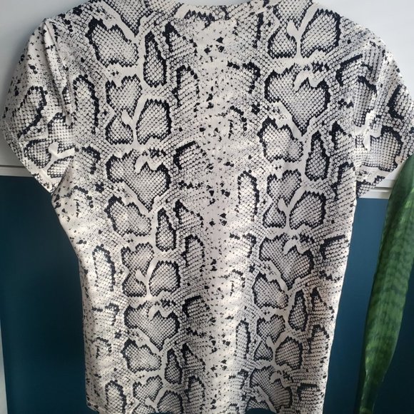 PAM & GELA Snake-print Crewneck Te - Picture 5 of 6